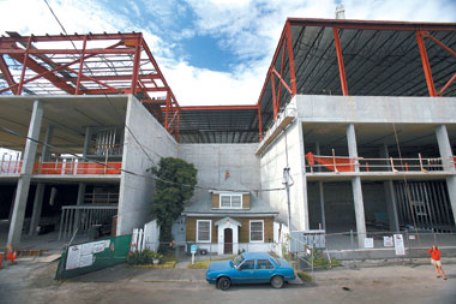 沒有最牛，只有更牛!全球超牛釘子戶大集合! (9)