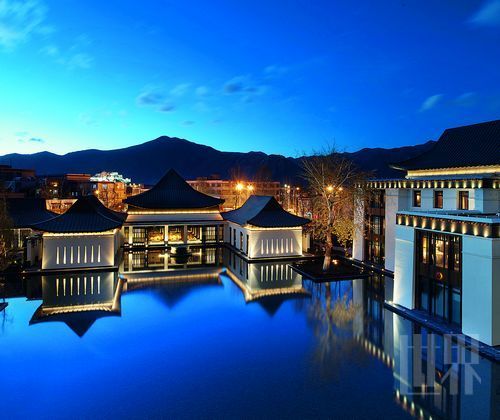 依稀的燈火映照出溫暖 依稀的燈火映照出溫暖